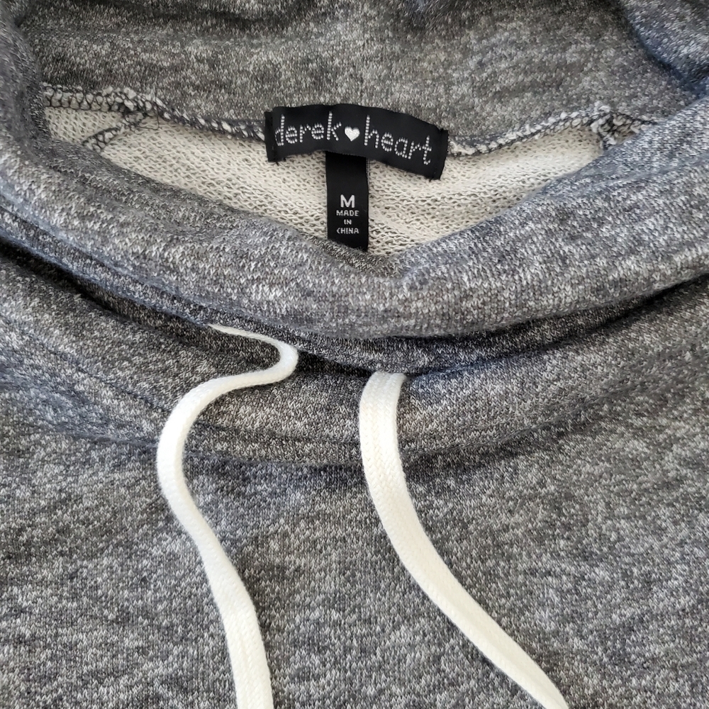 Derek Heart Ladies' Cow Neck Long Sleeve Gray Sweatshirt Size M - Picture 2 of 7